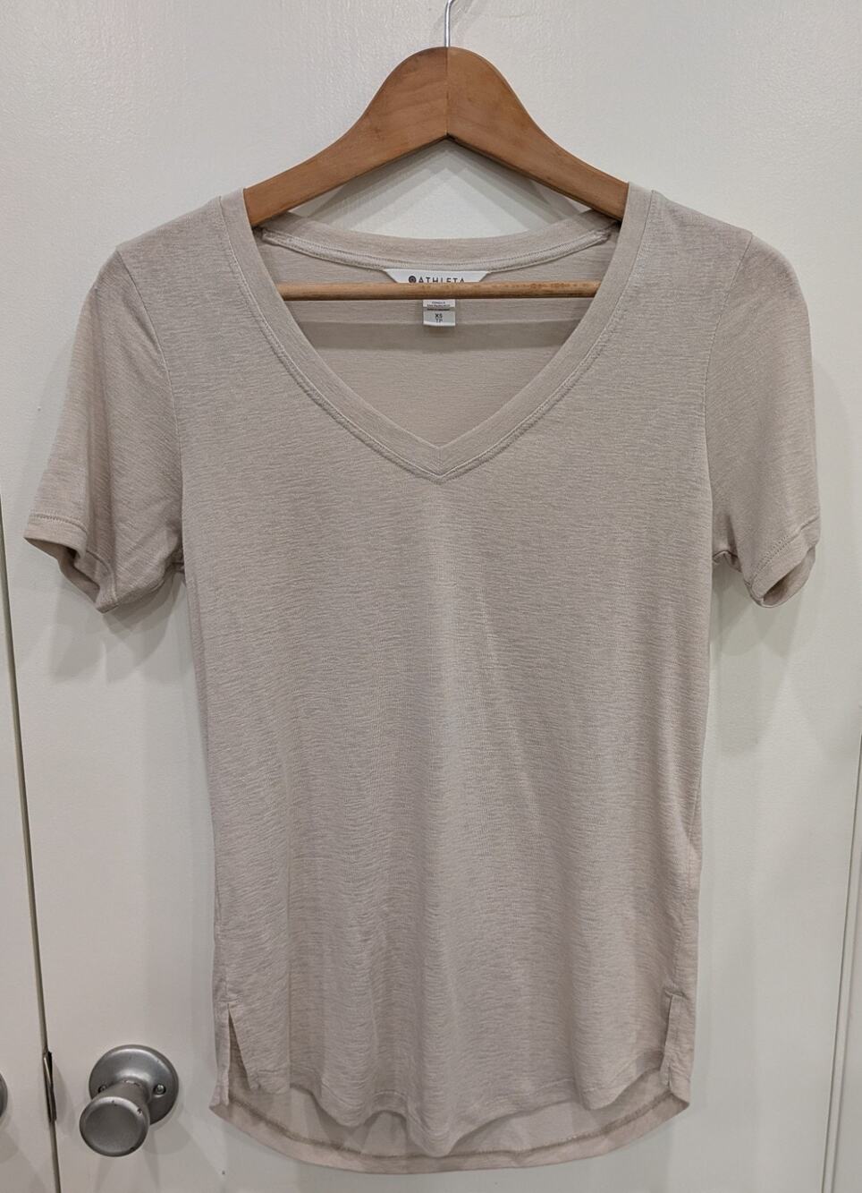 Athleta Breezy Scoop V Tee XS Oatmeal Heather Tencel Modal Blend Quiet Luxury